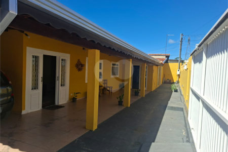 Casa à venda com 3 quartos, sendo 1 suíte,  em Tatetú, Alambari, SP