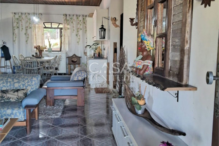 Chácara à venda com 4 quartos, sendo 1 suíte, em Zona Rural, Porangaba, SP