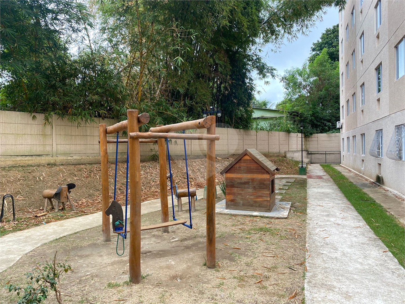 Apartamento à venda com 2 quartos em Santíssimo, Rio de Janeiro, RJ