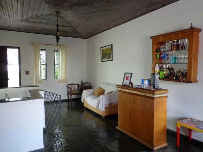 Casa à venda com 3 quartos, sendo 1 suíte, em Jardim Londrina, São Paulo, SP