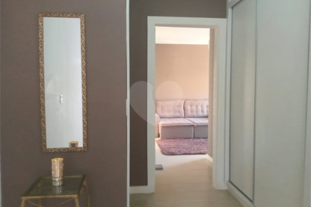 Casa à venda com 4 quartos, sendo 3 suítes, no condomínio Arco Iris, Atibaia - SP