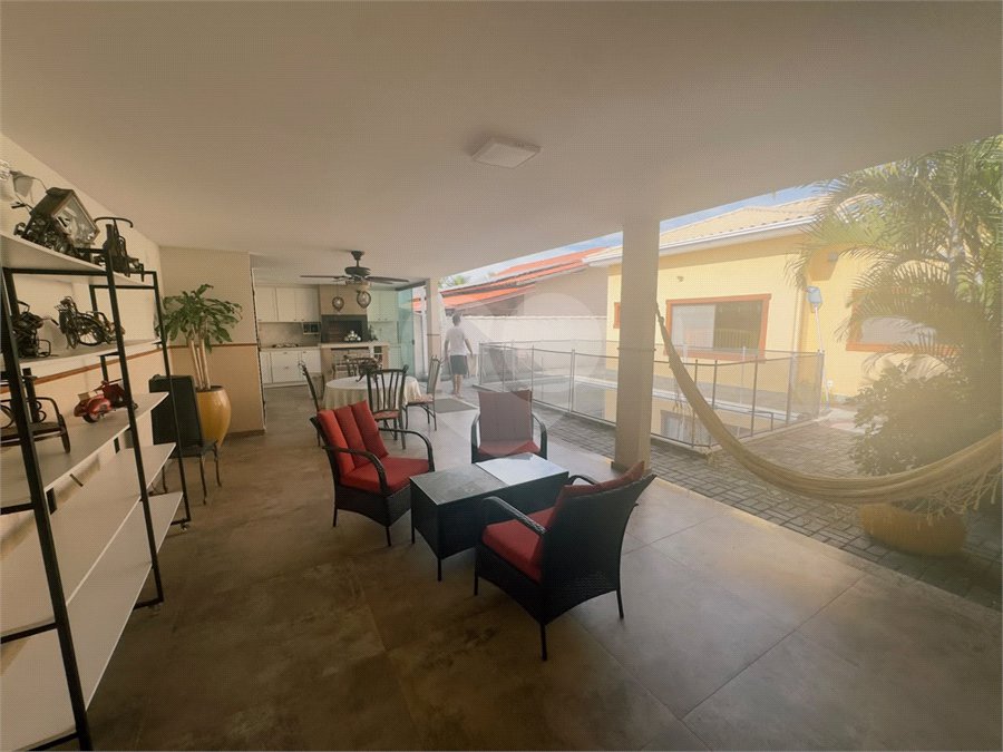 Casa em condomínio à venda com 4 quartos, sendo 2 suítes,  em Caravelas, Armação dos Búzios, RJ
