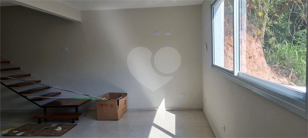Casa à venda com 3 quartos, sendo 1 suíte, no condomínio Estancia da Serra / Residencial Nova Mairipora, Mairiporã - SP