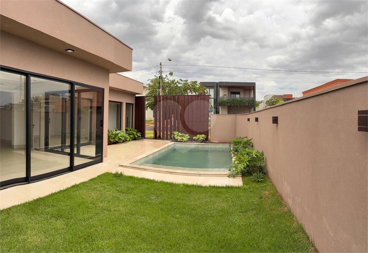 Casa à venda com 3 suítes no condomínio Quinta dos Ventos, Ribeirão Preto - SP