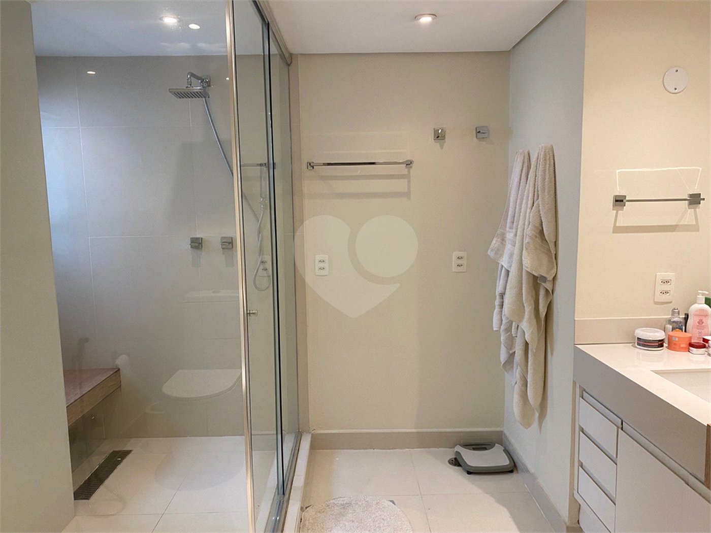 Apartamento à venda com 3 quartos, sendo 2 suítes, em Brooklin Paulista, São Paulo, SP