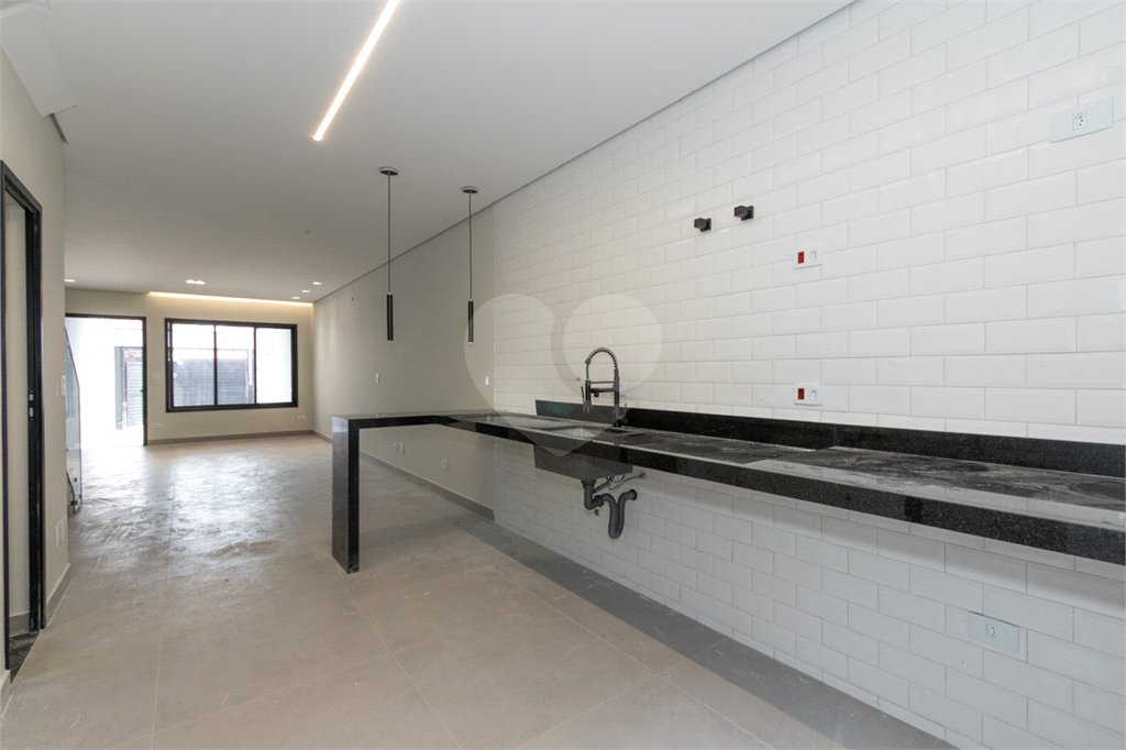 Sobrado à venda com 3 quartos, sendo 1 suíte, em Vila Gumercindo, São Paulo, SP