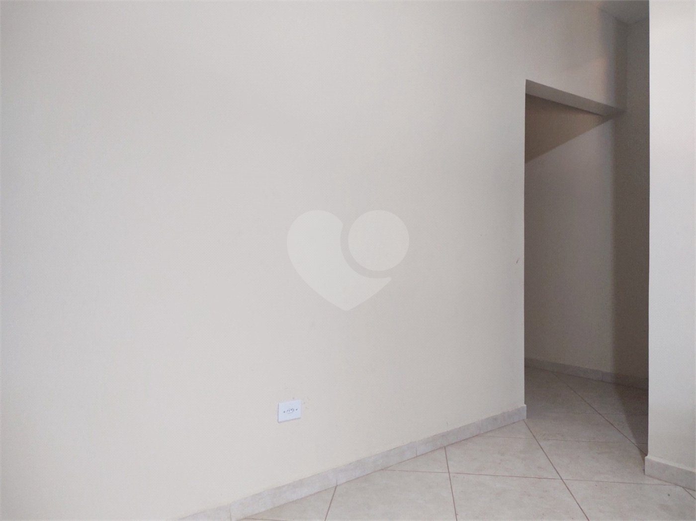 Sobrado à venda com 3 quartos, sendo 1 suíte, em Chácaras Maringá, Atibaia, SP