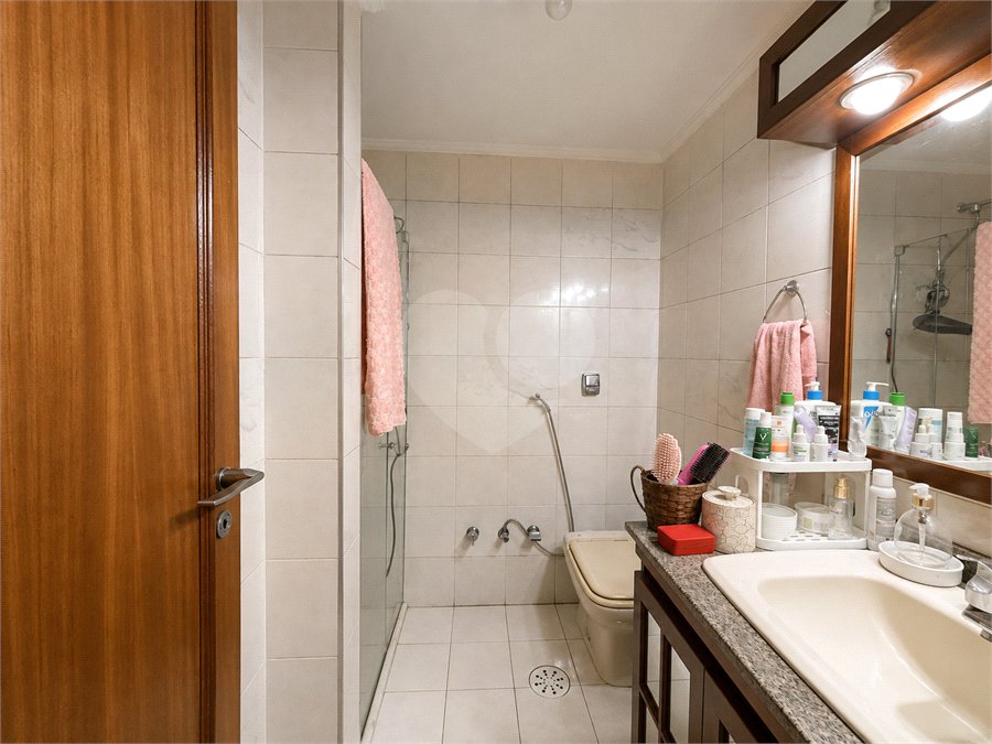 Apartamento à venda com 3 quartos, sendo 1 suíte, em Alto da Boa Vista, São Paulo, SP