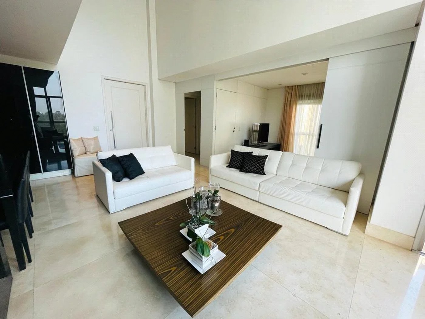 Apartamento à venda ou para alugar com 2 quartos, sendo 1 suíte,  em Parque do Morumbi, São Paulo, SP
