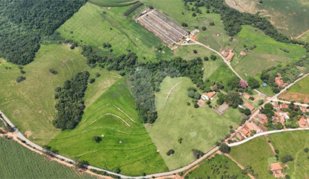 Chácara à venda com 3 quartos, sendo 1 suíte,  em Cercadinho, Alambari, SP