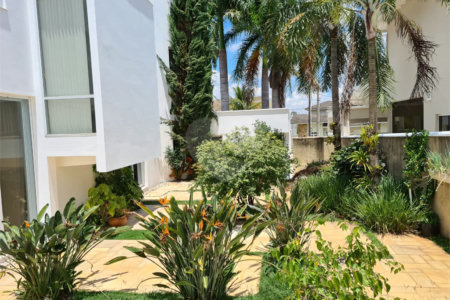 Casa à venda com 6 quartos, sendo 4 suítes, no condomínio Jardim Paulista I, Vinhedo - SP