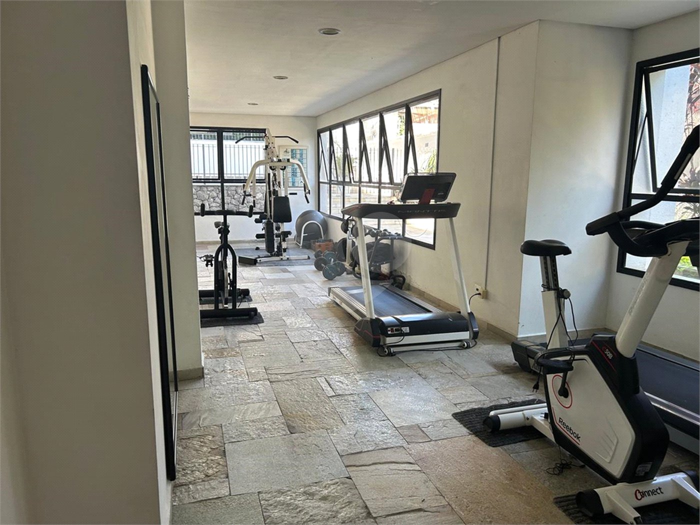 Apartamento para alugar com 3 quartos, sendo 1 suíte,  em Pinheiros, São Paulo, SP