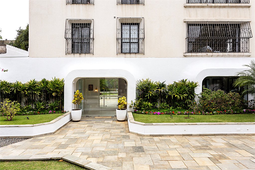 Apartamento à venda com 3 quartos, sendo 1 suíte, em Alto da Boa Vista, São Paulo, SP