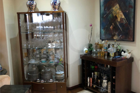Apartamento à venda com 4 quartos, sendo 1 suíte, em Jardim Avelino, São Paulo, SP