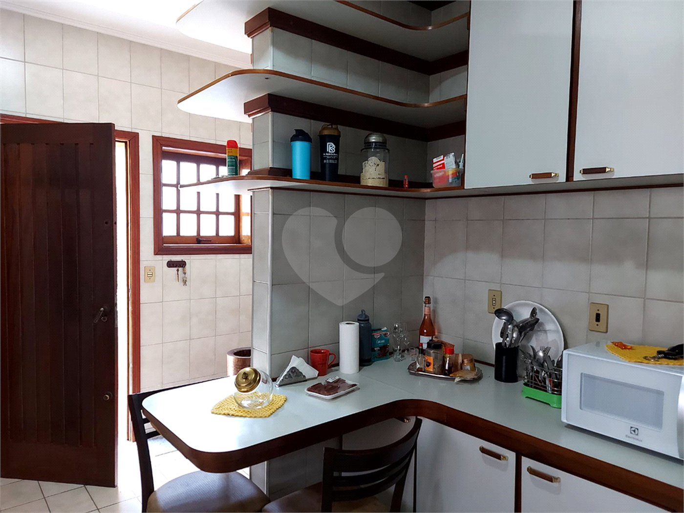 Sobrado à venda com 5 quartos, sendo 4 suítes, em Santa Rosa, Vinhedo, SP