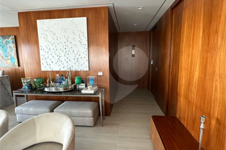Apartamento à venda com 3 quartos, sendo 2 suítes, em Vila Olímpia, São Paulo, SP