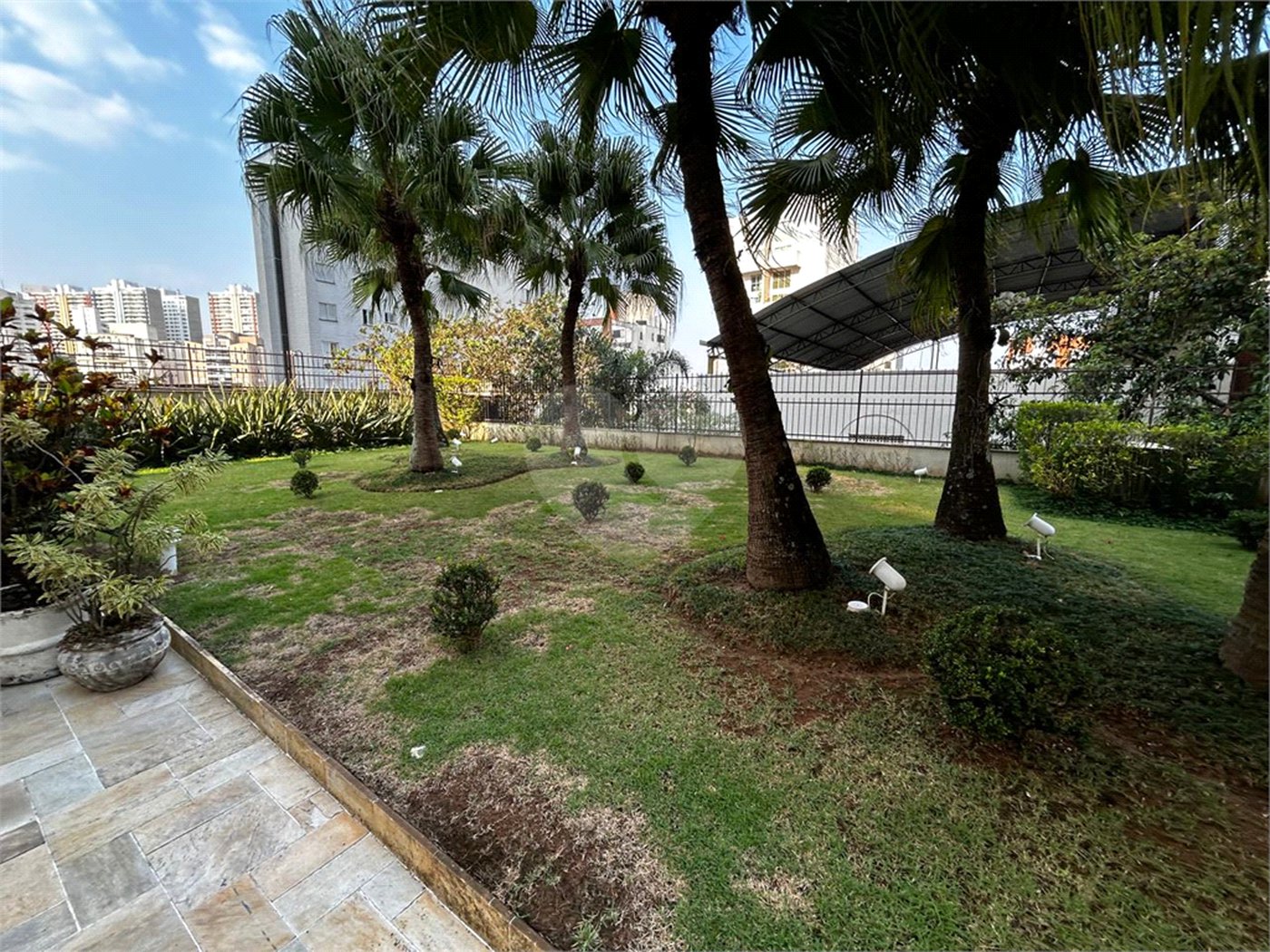Apartamento à venda com 3 quartos, sendo 1 suíte,  em Vila Andrade, São Paulo, SP