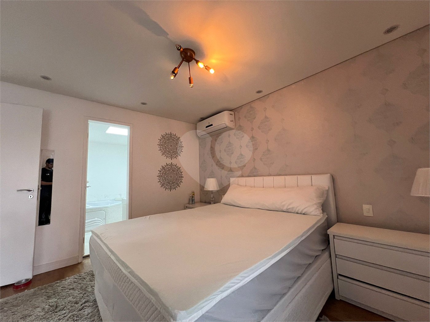 Casa à venda com 4 quartos, sendo 3 suítes,  no condomínio Domus, São Paulo - SP