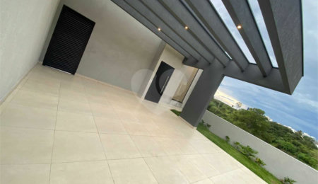 Casa à venda com 3 quartos, sendo 1 suíte,  no condomínio Residencial Helena Maria, Sorocaba - SP
