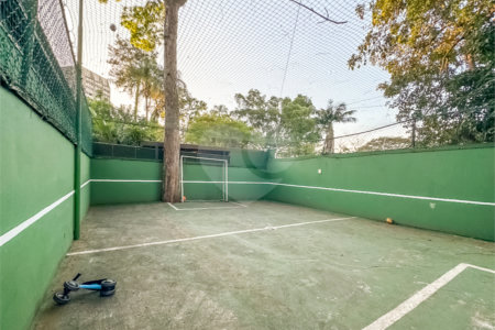 Casa à venda com 4 quartos, sendo 3 suítes, no condomínio Village Place, São Paulo - SP