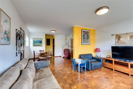 Casa de Vila à venda com 3 quartos, sendo 1 suíte, em Alto da Boa Vista, São Paulo, SP