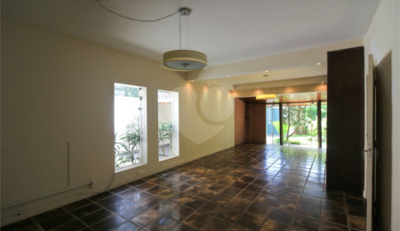 Casa à venda com 3 quartos, sendo 1 suíte,  em Indianópolis, São Paulo, SP
