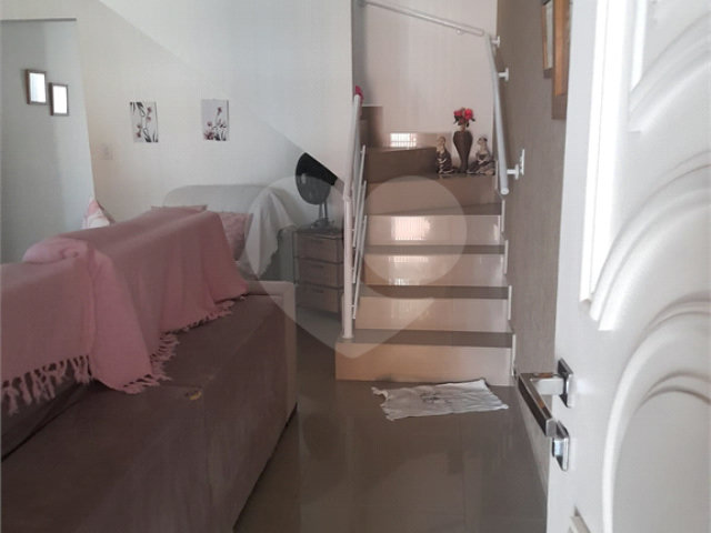 Sobrado à venda com 3 quartos, sendo 1 suíte,  em Vila Romero, São Paulo, SP