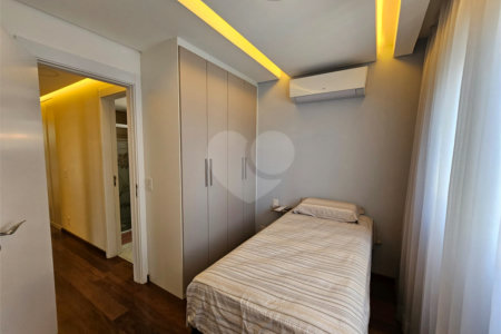 Apartamento à venda com 3 quartos, sendo 1 suíte, em Chácara Santo Antônio, São Paulo, SP