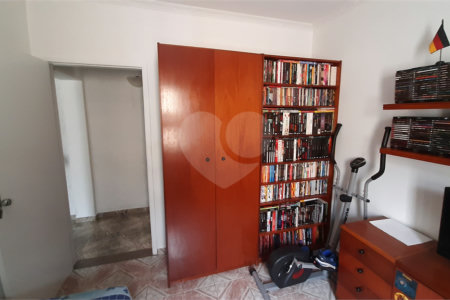 Sobrado à venda com 4 quartos, sendo 1 suíte, em Parada Inglesa, São Paulo, SP
