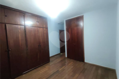 Sobrado à venda com 3 quartos, sendo 1 suíte, em Chácara Santo Antônio, São Paulo, SP
