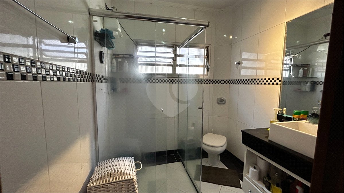 Sobrado à venda com 3 quartos, sendo 2 suítes, em Cidade São Francisco, São Paulo, SP
