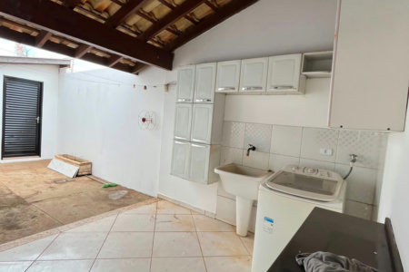 Casa à venda ou para alugar com 3 quartos, sendo 1 suíte,  em Jardim dos Ipes, Três Lagoas, MS