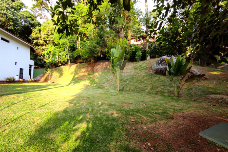 Sobrado à venda com 3 quartos, sendo 1 suíte, em Serra da Cantareira, Mairiporã, SP