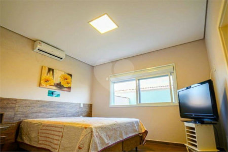 Casa à venda com 4 quartos, sendo 2 suítes, no condomínio Residencial Jardim Primavera, Louveira - SP