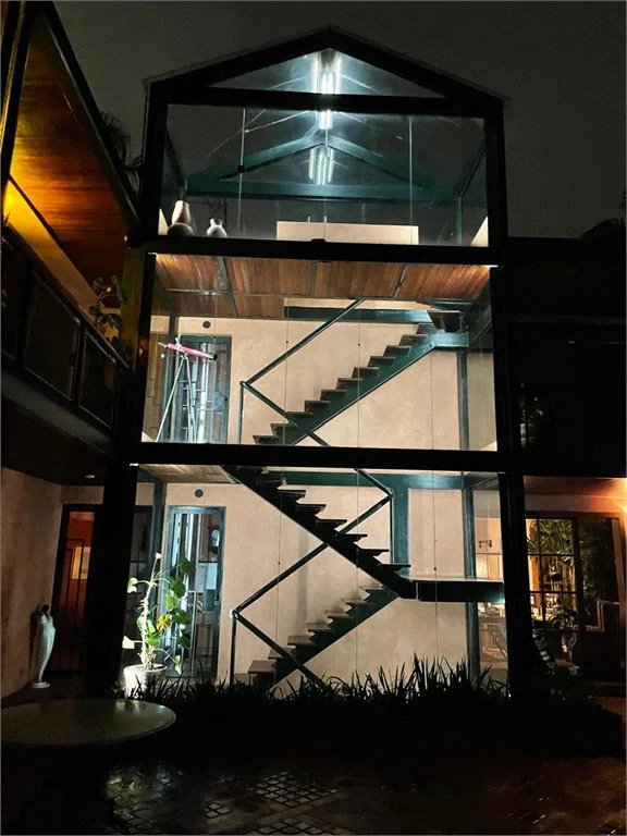 Casa à venda ou para alugar com 4 quartos, sendo 3 suítes, em Jardim Leonor, São Paulo, SP