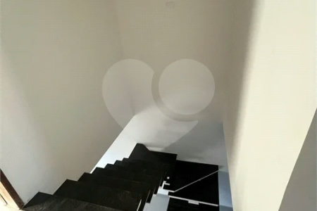 Casa à venda com 3 quartos, sendo 1 suíte, no condomínio Marselha VI, São Roque - SP