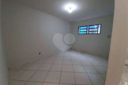 Casa Comercial no Centro.