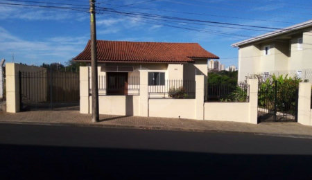 Casa à venda com 8 quartos, sendo 4 suítes,  em Vila Costa do Sol, São Carlos, SP