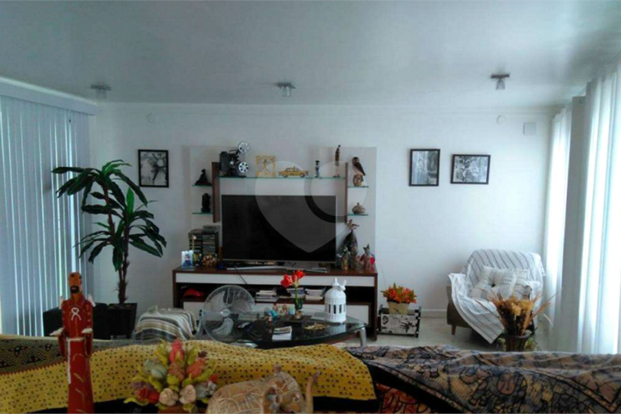 Sobrado à venda com 3 quartos, sendo 1 suíte, em Tremembé, São Paulo, SP