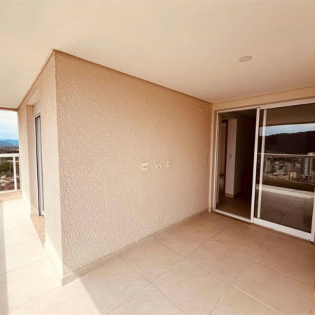 Apartamento com Varanda Gourmet em Condomínio Clube na Enseada – 2 Dormitórios