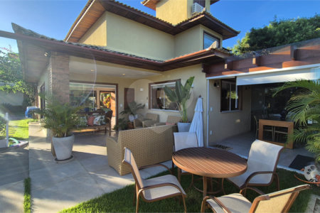 Casa à venda com 4 suítes em Manguinhos, Armação dos Búzios, RJ