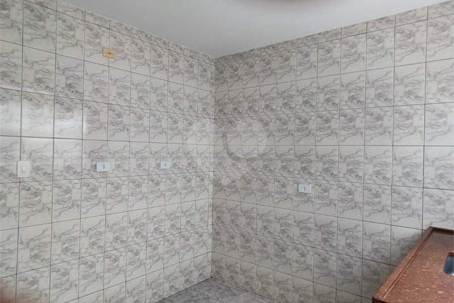 Sobrado à venda com 3 quartos em Santa Terezinha, São Paulo, SP