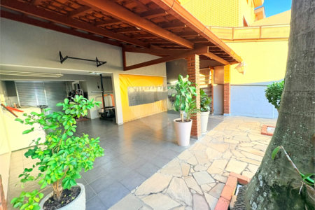 Sobrado à venda com 4 quartos, sendo 2 suítes, em Vila Paulicéia, São Paulo, SP
