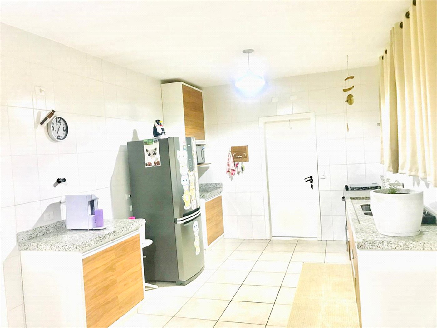 Casa à venda com 3 quartos, sendo 1 suíte, no condomínio Residencial Patrimônio do Carmo, São Roque - SP