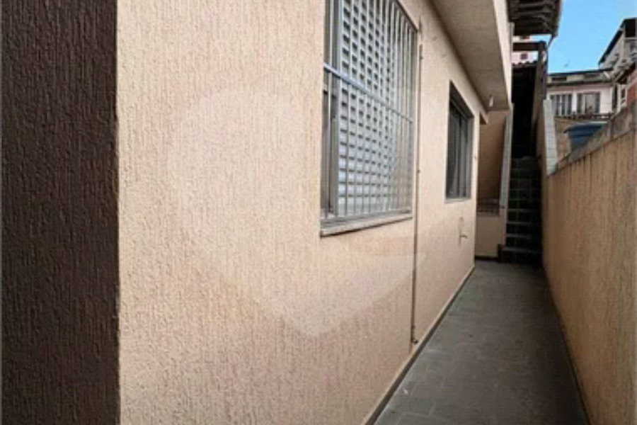 : Sobrado Amplo com Salão Comercial na Brasilândia – Pronto para o seu Negócio!