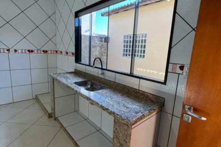 Casa à venda com 4 quartos, sendo 1 suíte,  em Jardim Maristela, Três Lagoas, MS