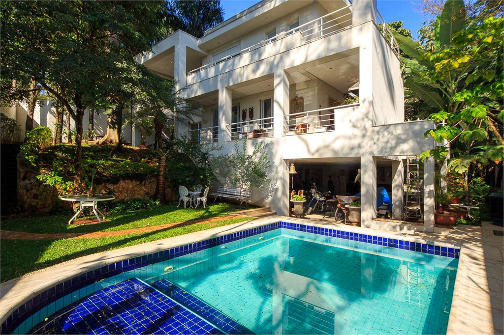 Casa à venda com 4 suítes no condomínio Vila Alba, São Paulo - SP