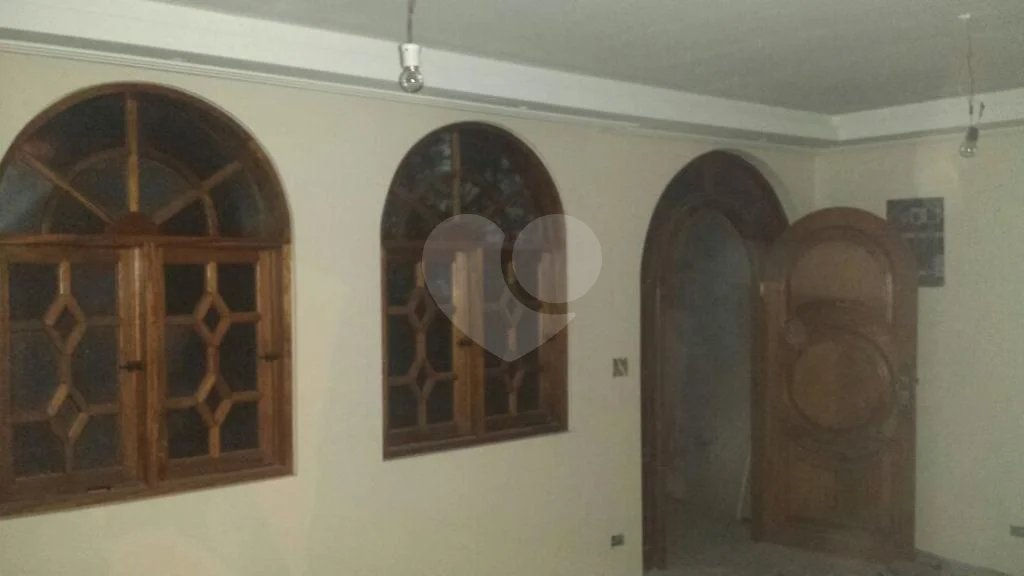 Sobrado à venda com 5 quartos, sendo 3 suítes, em Tremembé, São Paulo, SP