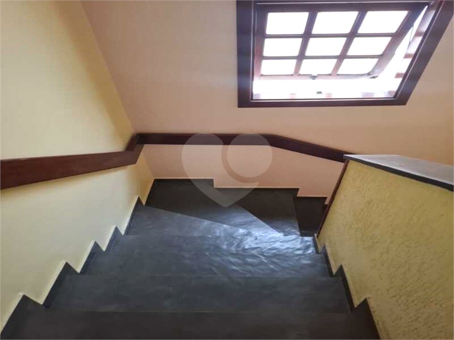 Casa à venda com 4 quartos, sendo 1 suíte, no condomínio Conjunto Residencial Green Village I, Mogi das Cruzes - SP