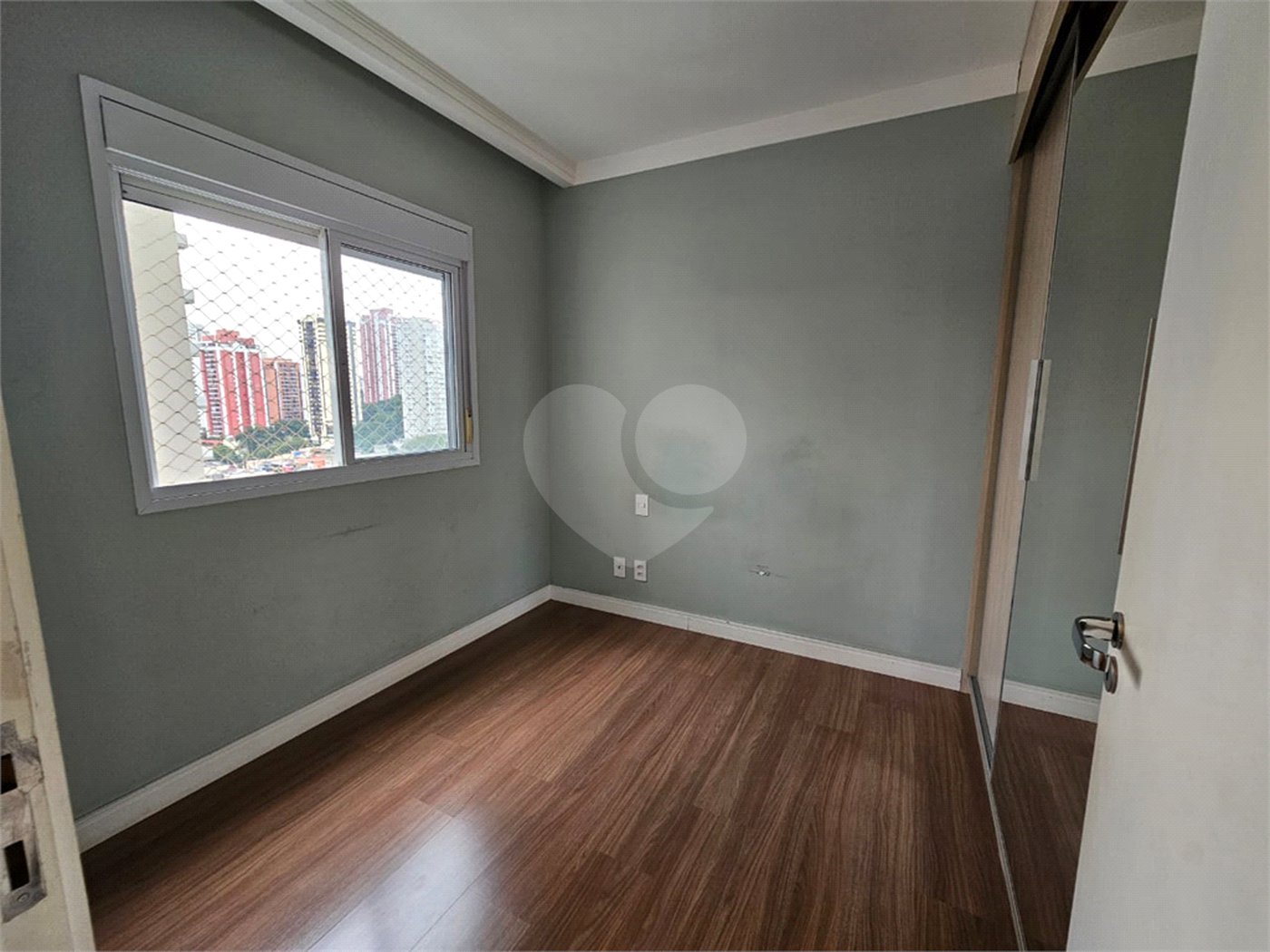 Apartamento à venda com 3 quartos, sendo 1 suíte,  em Vila Santa Catarina, São Paulo, SP